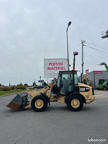 Caterpillar 906M