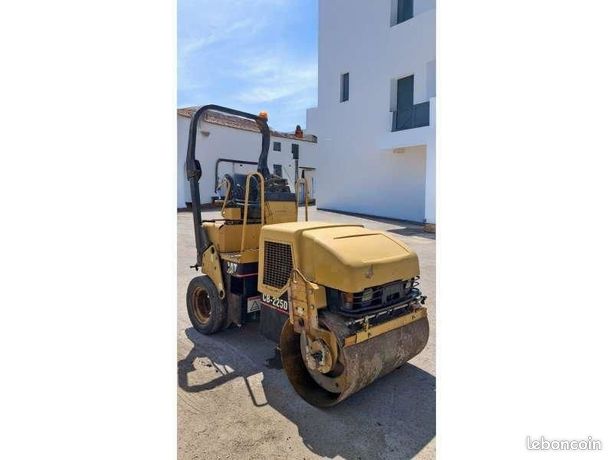 Caterpillar CB225D