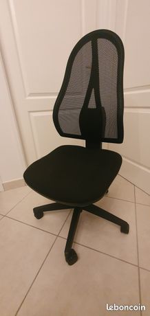 Chaise / fauteuil de bureau Etat nettoyé et shampouiné GIL77