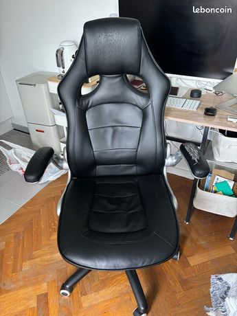 Chaise fauteuil de bureau type gaming à roulettes