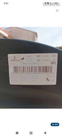 Chaise percée