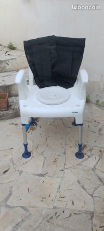 Chaise percee
