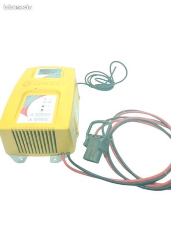 Chargeur de batterie HAWKER 24V-100Ah 2019