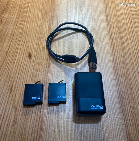 Chargeur double Gopro officiel et 2 batteries Gopro Hero 7/6/5