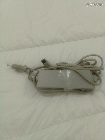 Chargeur secteur console Wii