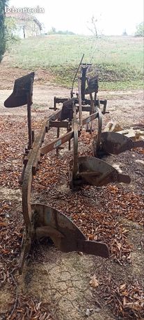 Charrue agricole 3 corps 80cm