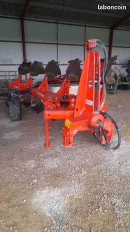 Charrue kuhn multimaster 5 corps losange