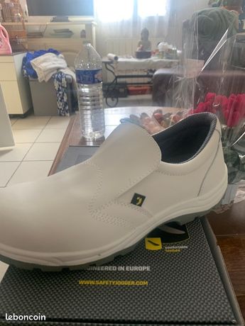 Chaussures de sécurité homme neuve dans la boîte dorigine