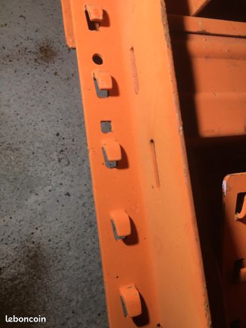 Cherche lisses de rayonnage / rack à palettes / étagère industrielle