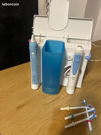 Combiné brosse à dent électrique et hydropulseur