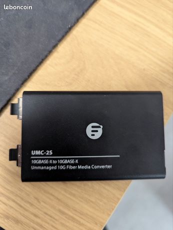 Convertisseur de média UMC-2S 10GBASE-X vers 10GBASE-X (2x SFP+)