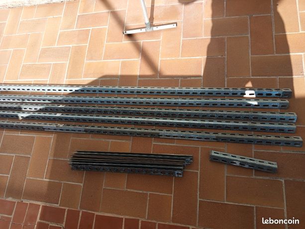 Cornière d'angle galvanisée perforée