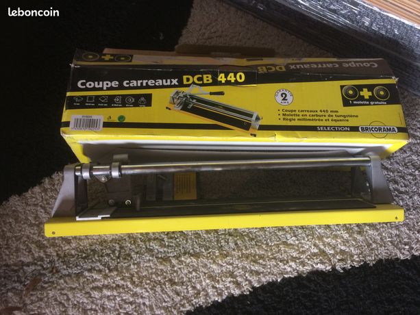 Coupe carreaux DCB 440