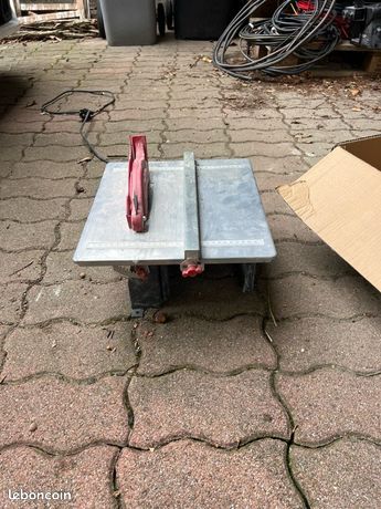 Coupe carreaux