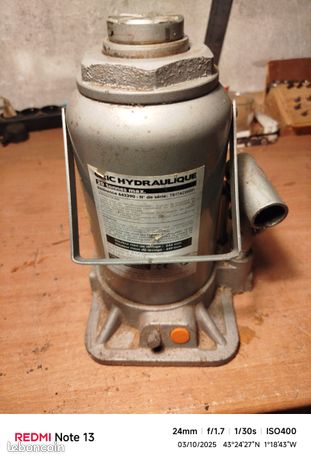 Cric hydraulique