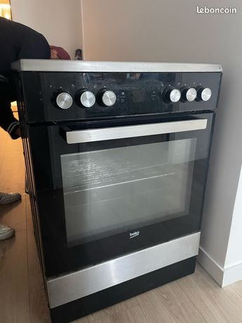 Cuisinière BEKO à 159 euro très bon état FSR67100GXCS