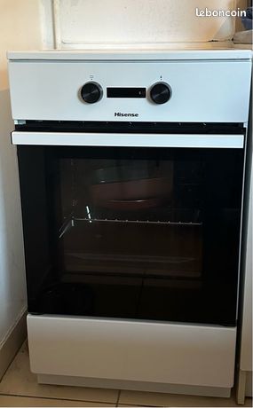 Cuisinière induction Hisense HEIT5A40WG