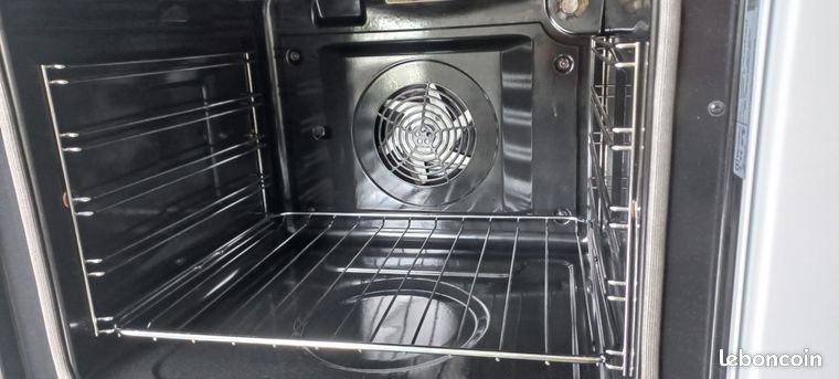 Cuisinière pyrolyse vitrocéramique et fonction vapeur Electrolux (700 à )