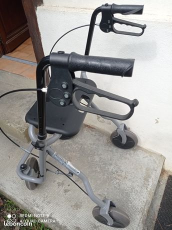 Déambulateur aide à la marche