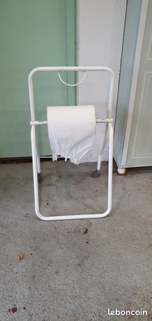 Dérouleur de papier d'atelier