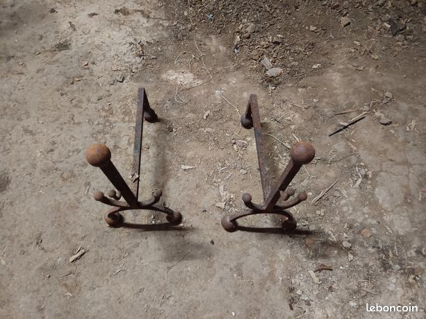 Deux chenets