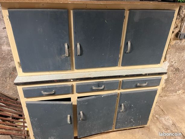 Donne ancien meuble cuisine pour stockage atelier