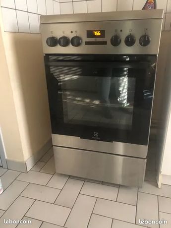 ELECTROLUX Cuisinière EXCELLENT ÉTAT