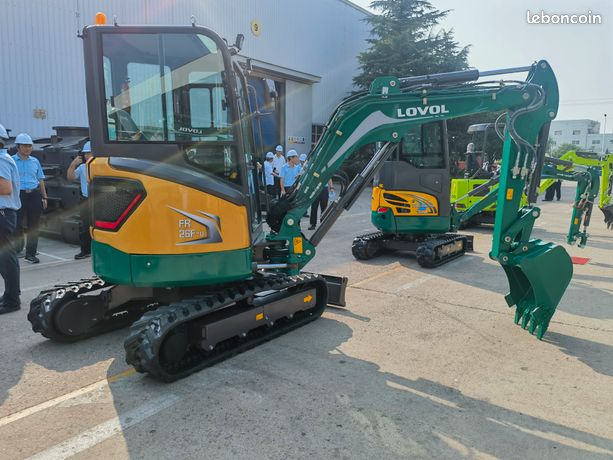 Mini-pelle LOVOL 2.6 tonnes avec godet broyeur fendeuse à vis ou autre