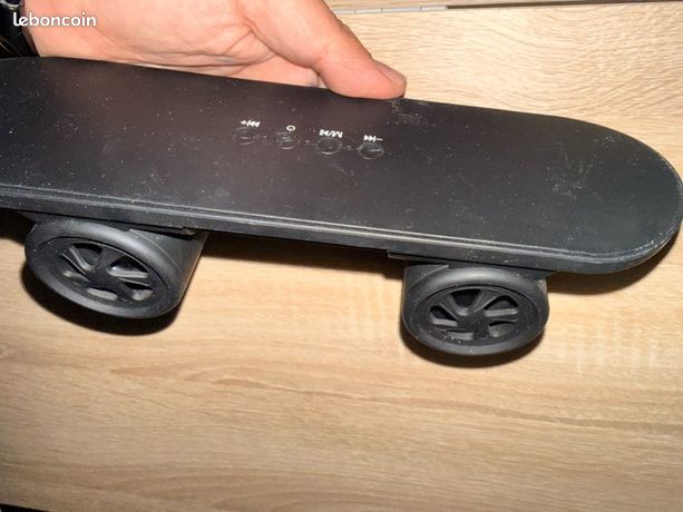 Enceinte Skateboard portable