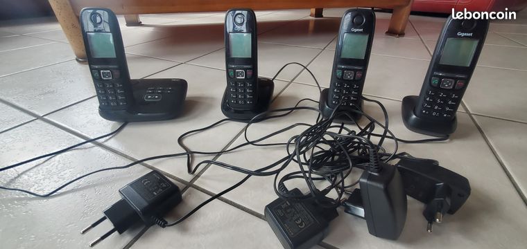 Ensemble 4 combinés GIGASET avec répondeur AS470