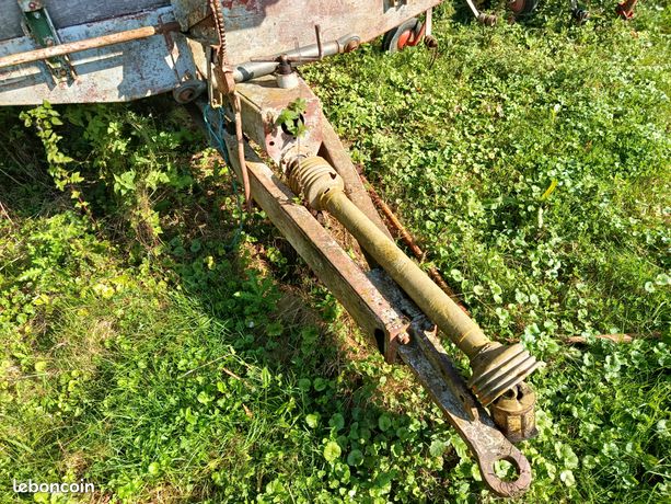 Épandeur pour livrer le bois