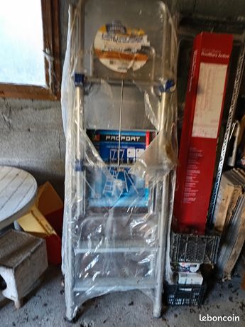 Escabeau Plat forme neuf
