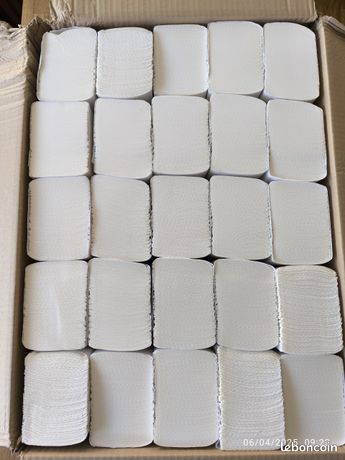 Essuie-mains plié blanc : 25 paquets (21,5 x 23,5 cm)