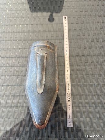 Etui en zinc pour pierre pour lame de faux