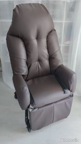 Fauteuil médicalisé à roulettes