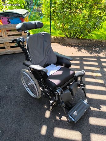 Fauteuil roulant Invacare Dahlia + motorisation Viaplus