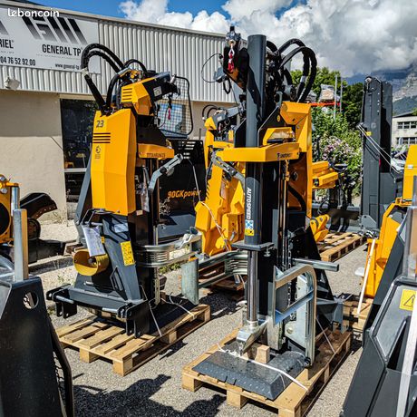 Fendeuse de bûches 21 tonnes UNIFOREST, votre allié pour vos travaux forestiers