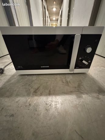 Four à micro-ondes Grill Samsung