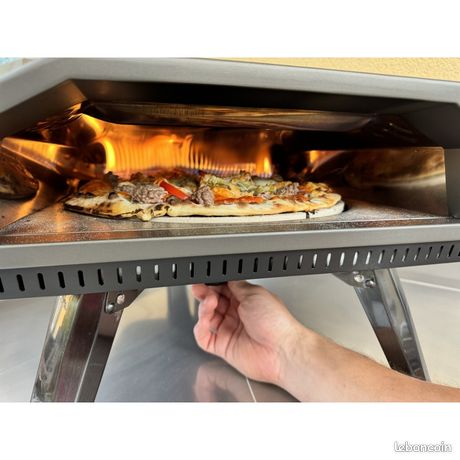 Four à pizza gaz avec pierre tournante à seulement 259