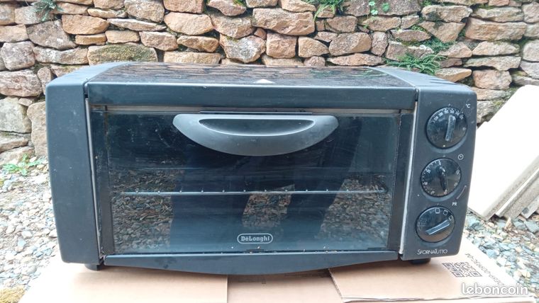 Four DeLonghi