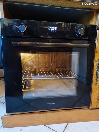 Four encastrable Schneider SCOE7053BL servi 1 an