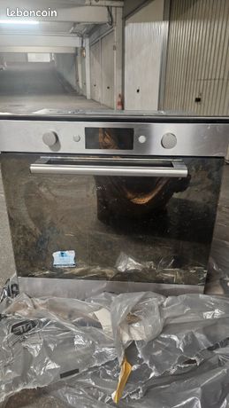 Four encastrable whirlpool