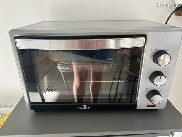 Four Happy Cook