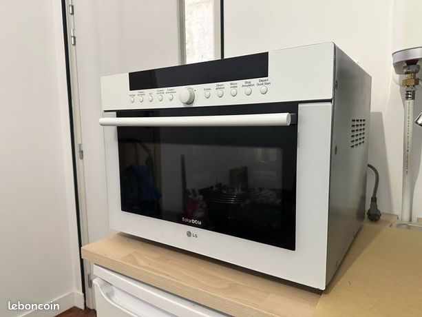 Four micro-ondes