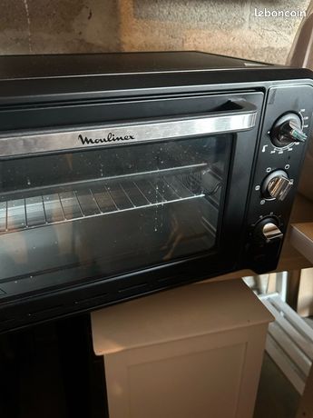 Four Moulinex 33L