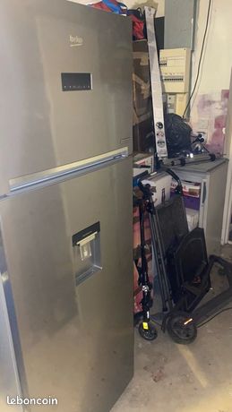 Frigo avec distributeur deau