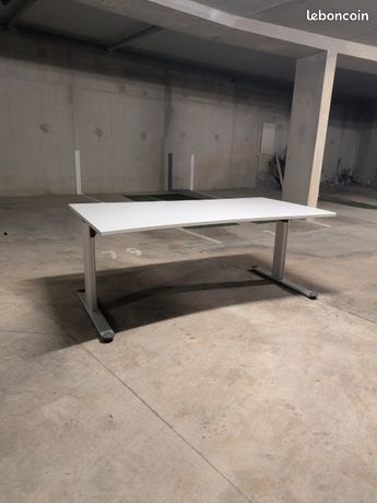 Grande table de bureau urgent