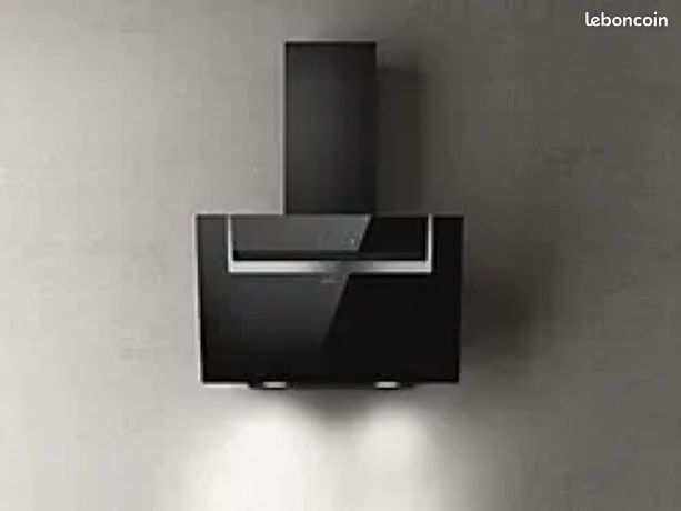Hotte inclinée en verre noir L. 60 cm Sheen S Elica NEUVE