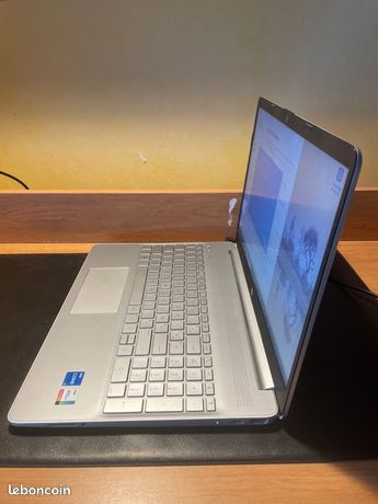 HP Laptop 15s-fq5014nf – i5 12e gen, 8 Go RAM, SSD 477 Go – Parfait état – 400