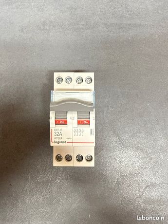 Interrupteur sectionneur Legrand 4P 32A